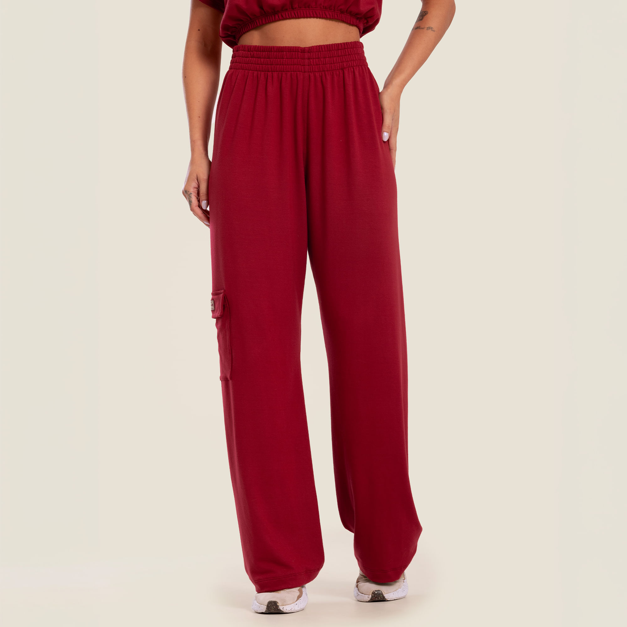 Calça cargo moletom vinho umba com bolso