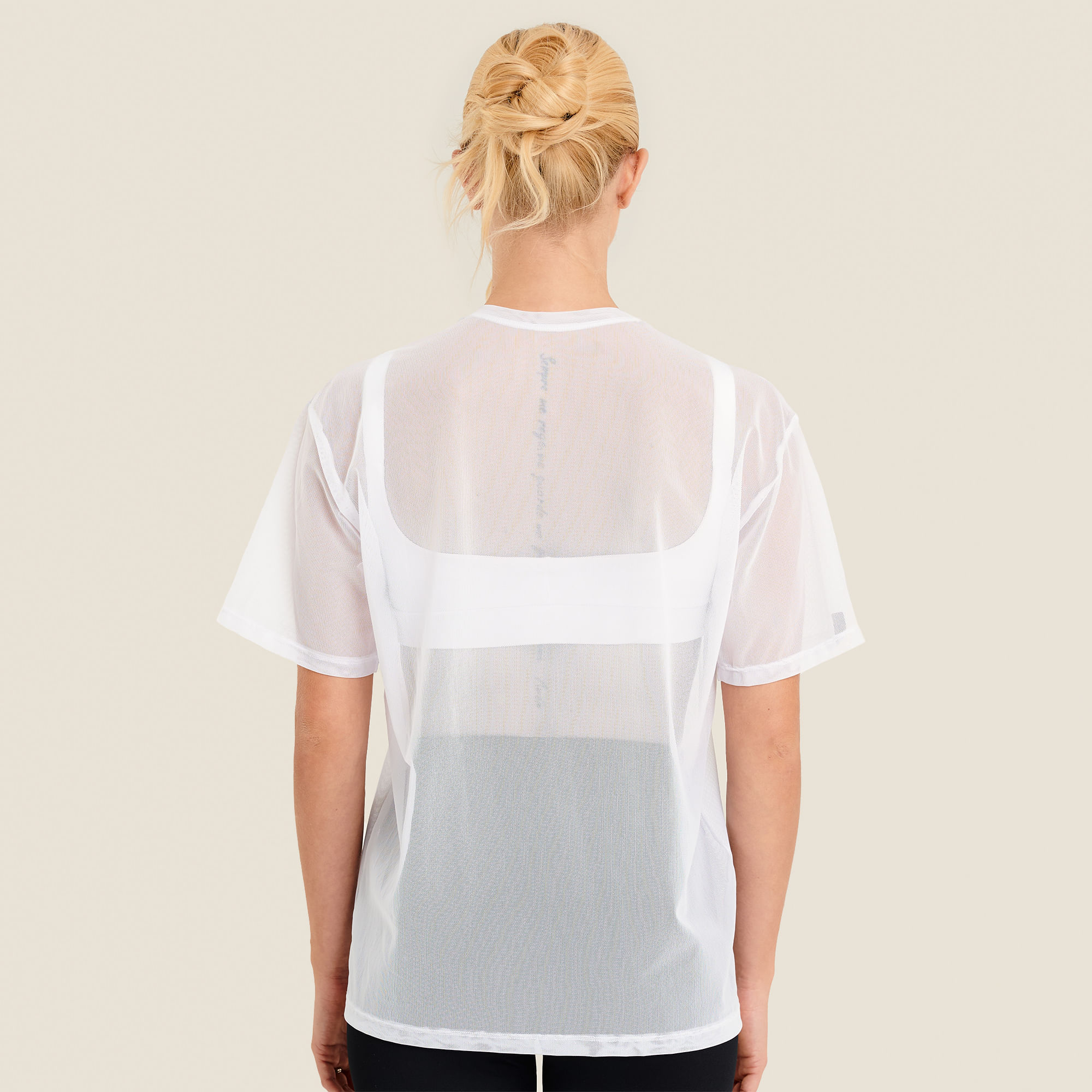 Blusão de tule com fita de silicone branco